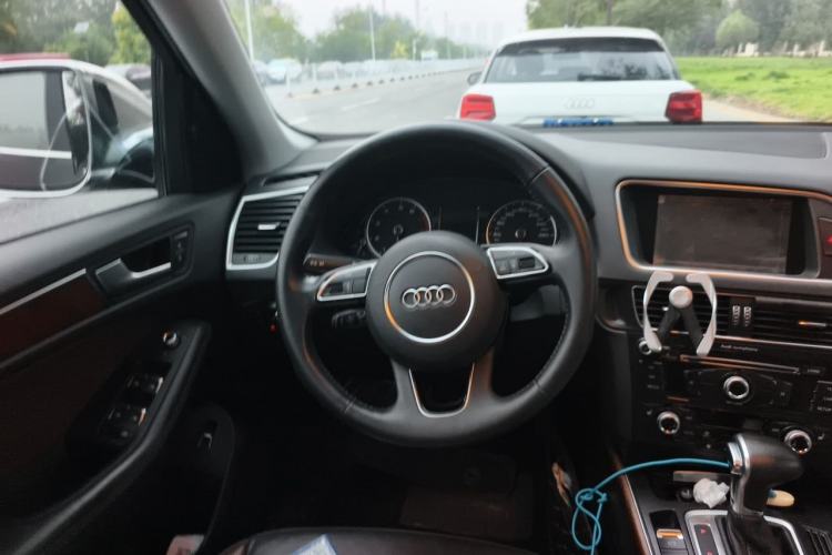 Used Audi Q5 2017 Plus 40 TFSI Technology Model Steering Wheel