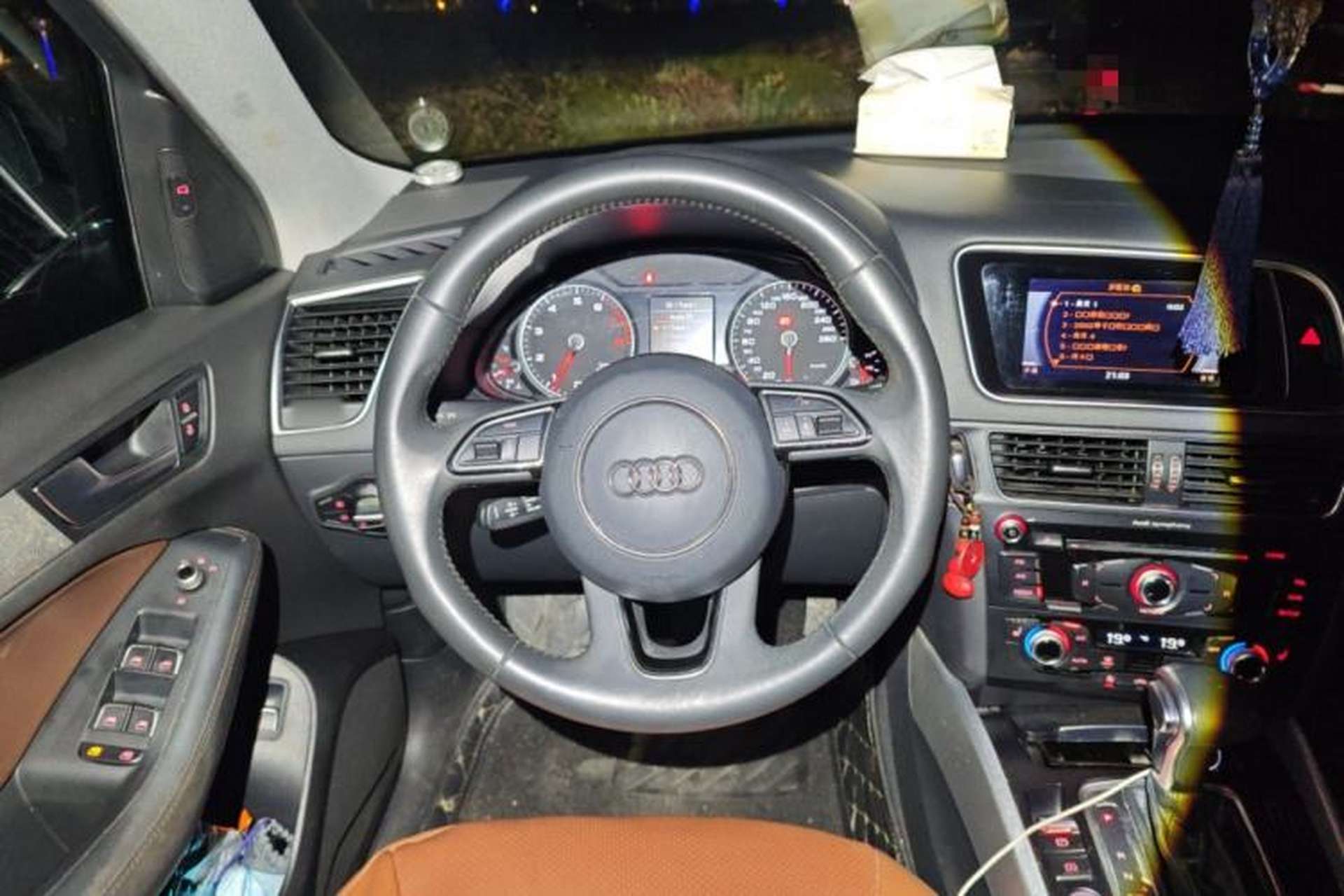 Used Audi Q5 2017 Plus 40 TFSI Technology Model Steering Wheel