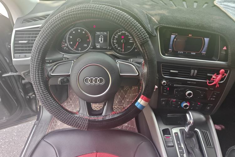 Used Audi Q5 2017 Plus 40 TFSI Ambition Model Steering Wheel