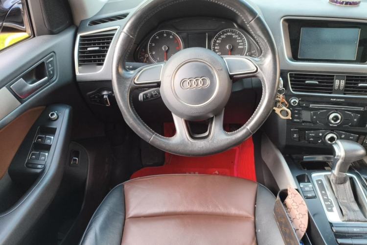Used Audi Q5 2017 40 TFSI Ambition Edition Steering Wheel