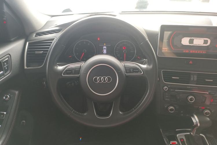 Used Audi Q5 2017 Plus 40 TFSI Technology Model Steering Wheel