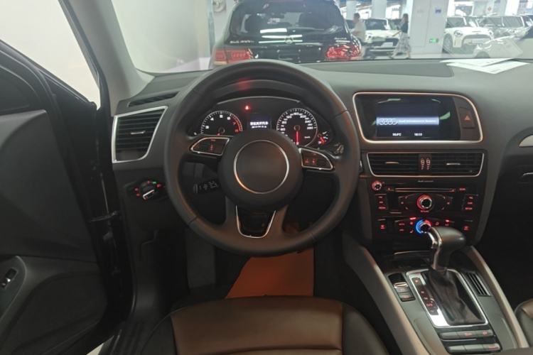 Used Audi Q5 2017 40 TFSI Ambition Edition Steering Wheel