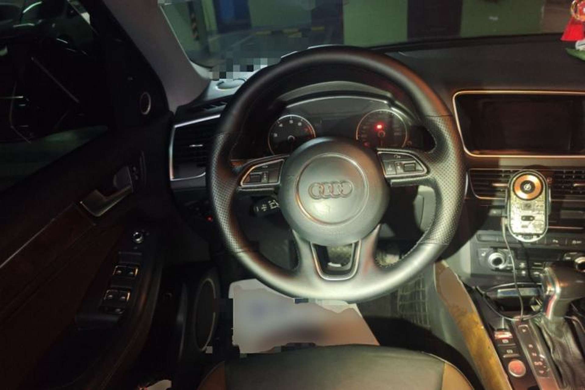 Used Audi Q5 2017 Plus 40 TFSI Comfort Model Steering Wheel