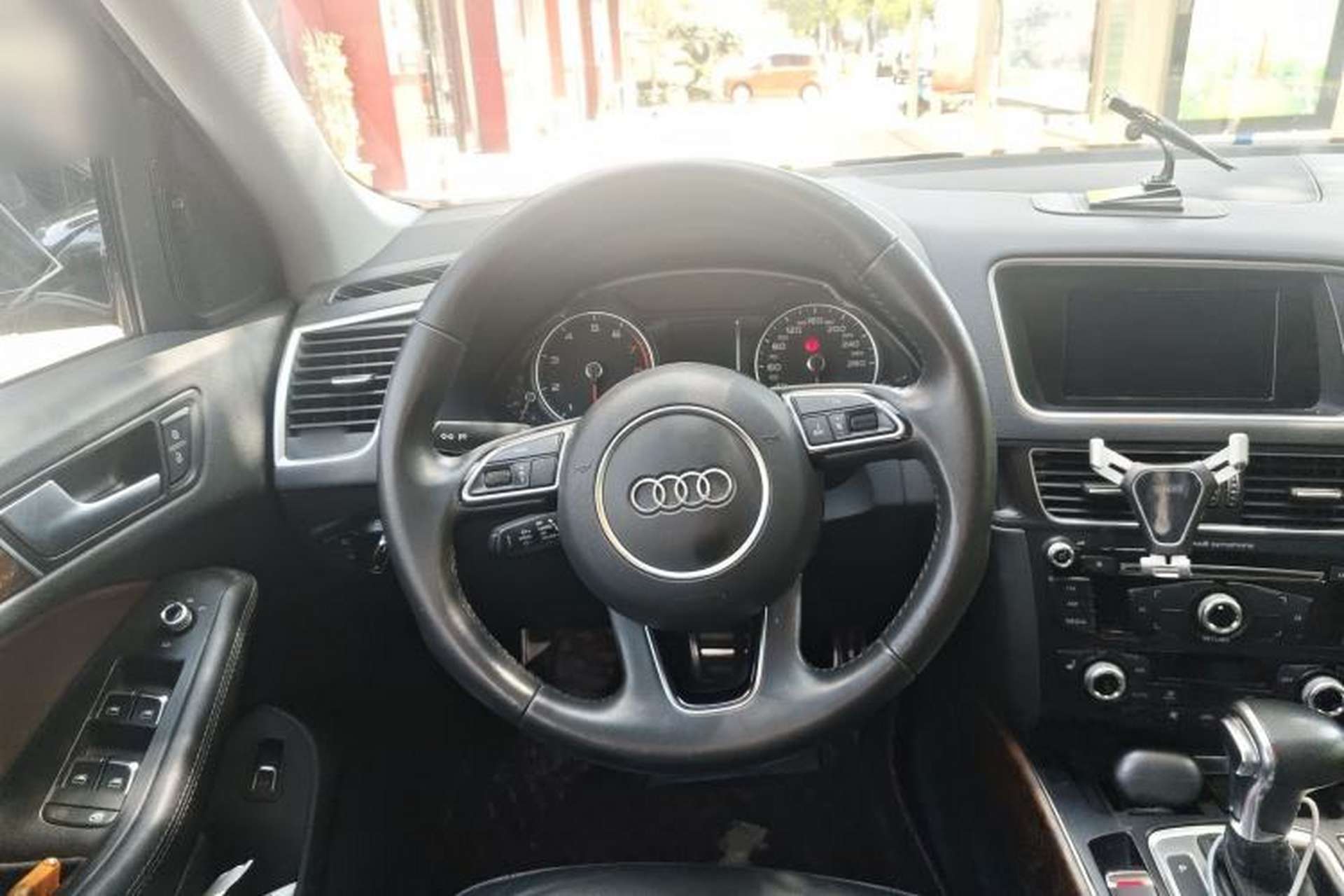 Used Audi Q5 2017 Plus 40 TFSI Technology Model Steering Wheel