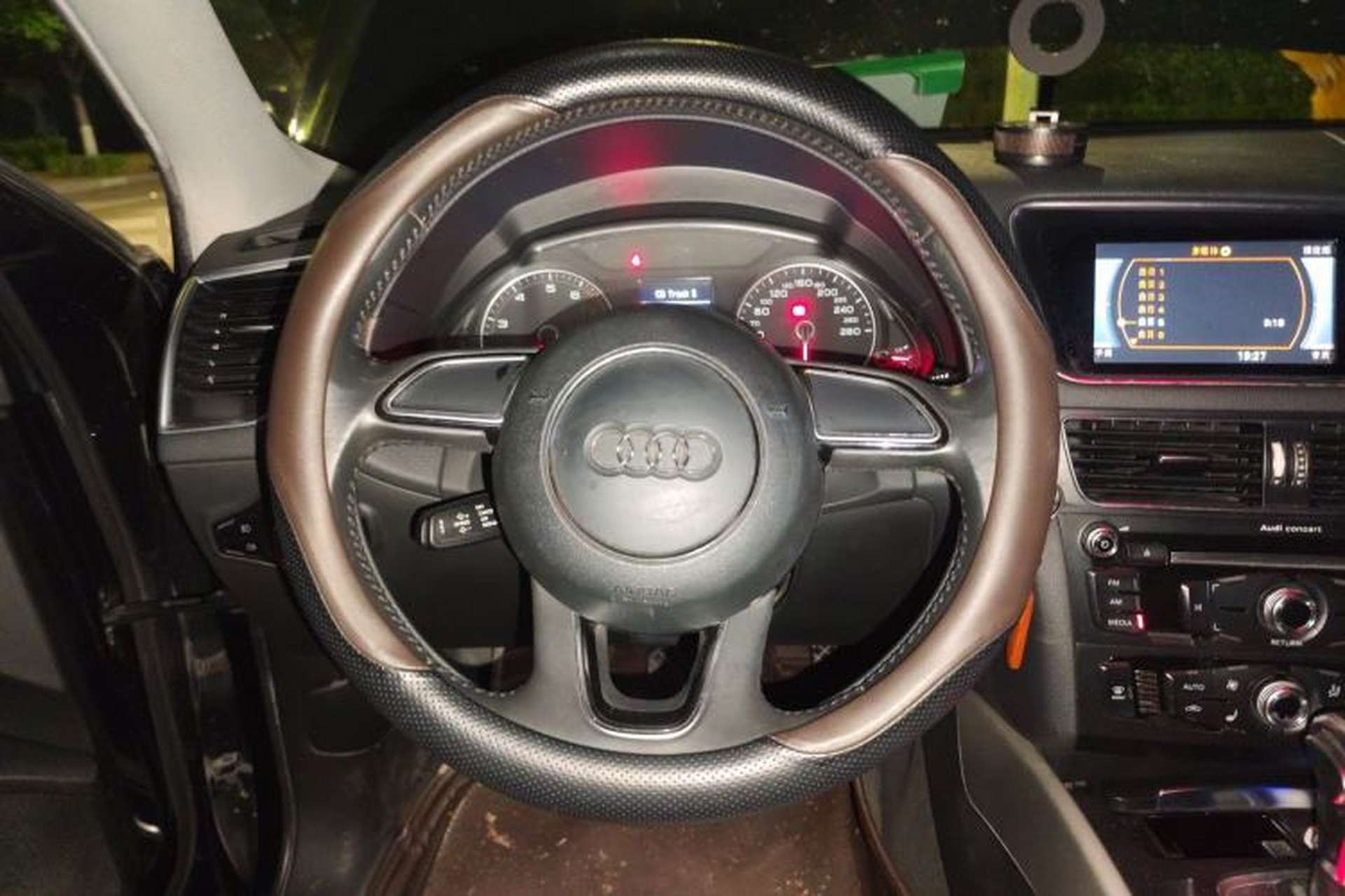 Used Audi Q5 2017 Plus 40 TFSI Ambition Model Steering Wheel