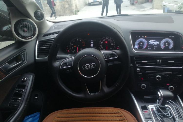 Used Audi Q5 2017 40 TFSI Technology Edition Steering Wheel
