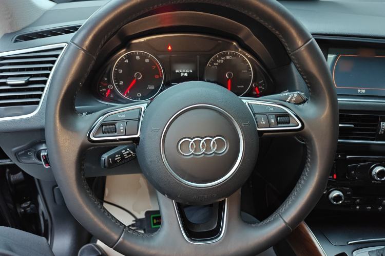 Used Audi Q5 2017 Plus 40 TFSI Technology Model Steering Wheel