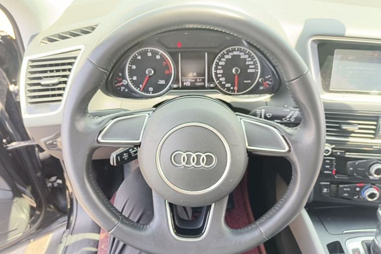 Used Audi Q5 2017 40 TFSI Ambition Edition Steering Wheel