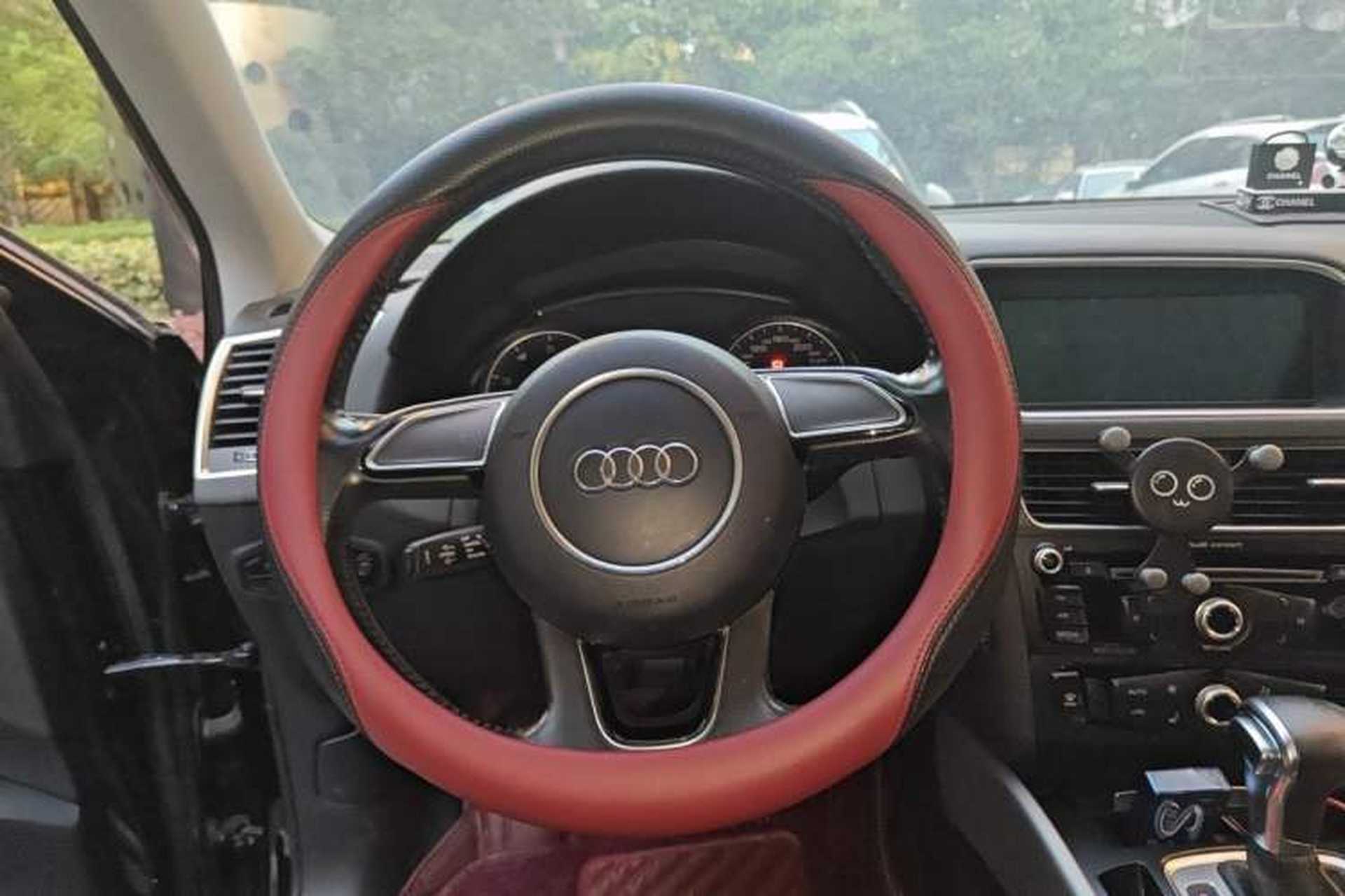 Used Audi Q5 2017 40 TFSI Ambition Edition Steering Wheel