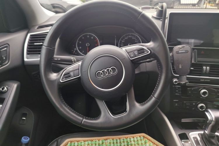 Used Audi Q5 2017 Plus 40 TFSI Technology Model Steering Wheel