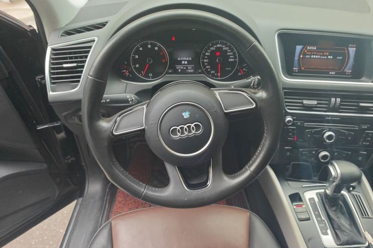 Used Audi Q5 2017 Plus 40 TFSI Ambition Model Steering Wheel