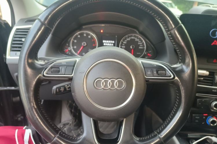 Used Audi Q5 2017 40 TFSI Ambition Edition Steering Wheel