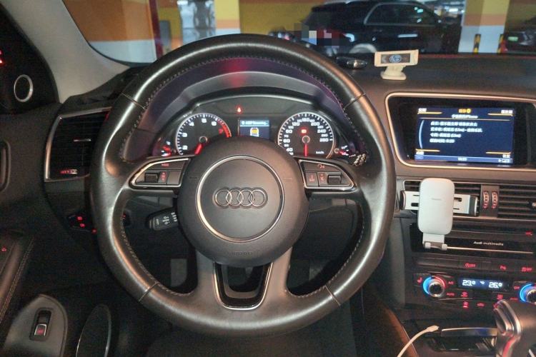 Used Audi Q5 2017 40 TFSI Comfort Model Steering Wheel