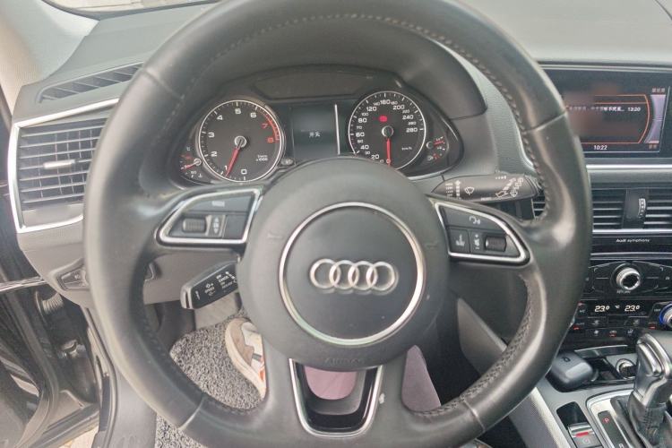 Used Audi Q5 2017 Plus 40 TFSI Technology Model Steering Wheel