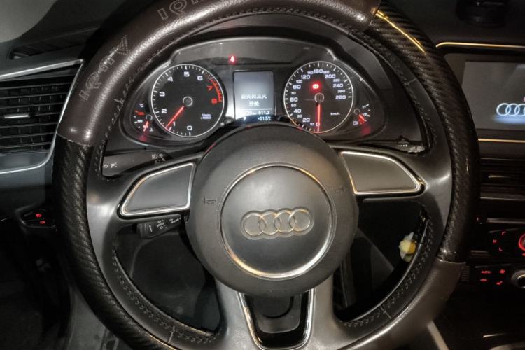 Used Audi Q5 2017 Plus 40 TFSI Ambition Model Steering Wheel