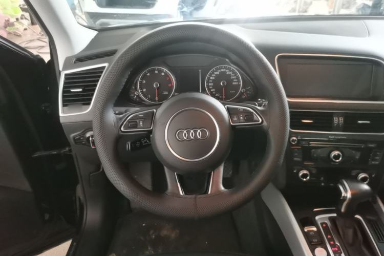 Used Audi Q5 2017 40 TFSI Technology Edition Steering Wheel