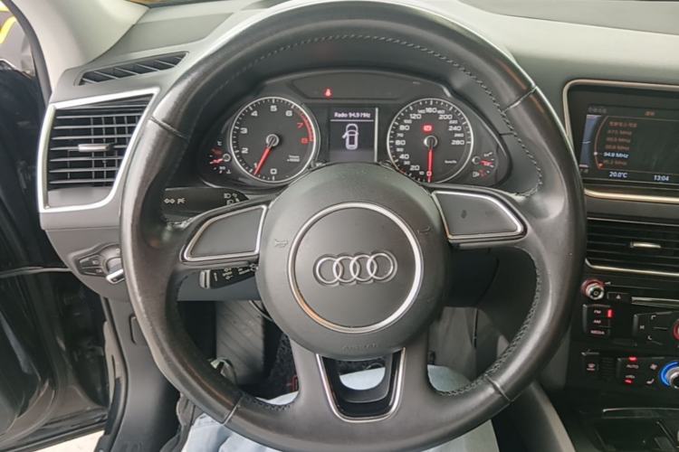 Used Audi Q5 2017 40 TFSI Ambition Edition Steering Wheel
