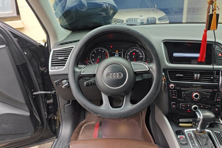 Used Audi Q5 2017 Plus 40 TFSI Ambition Model Steering Wheel