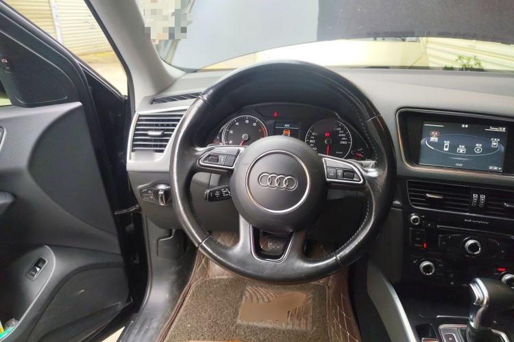 Used Audi Q5 2017 40 TFSI Technology Edition Steering Wheel