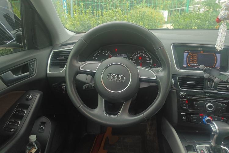 Used Audi Q5 2017 Plus 40 TFSI Ambition Model Steering Wheel