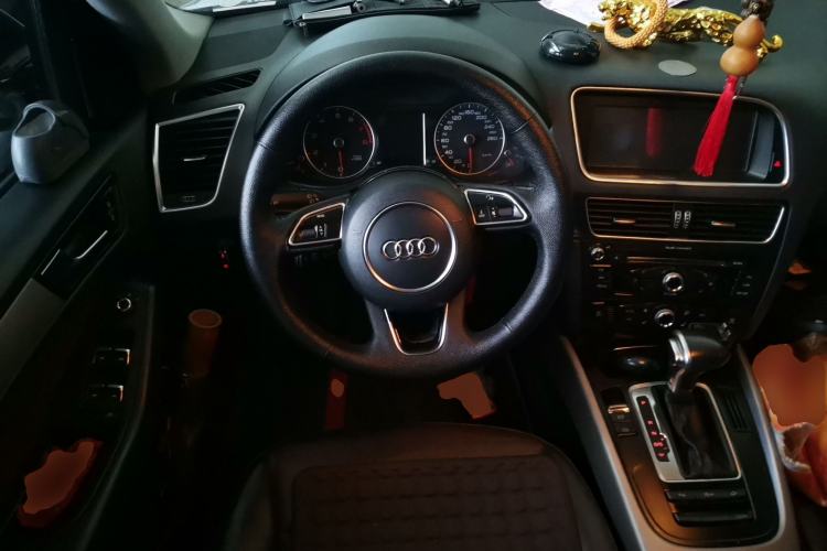Used Audi Q5 2017 Plus 40 TFSI Ambition Model Steering Wheel