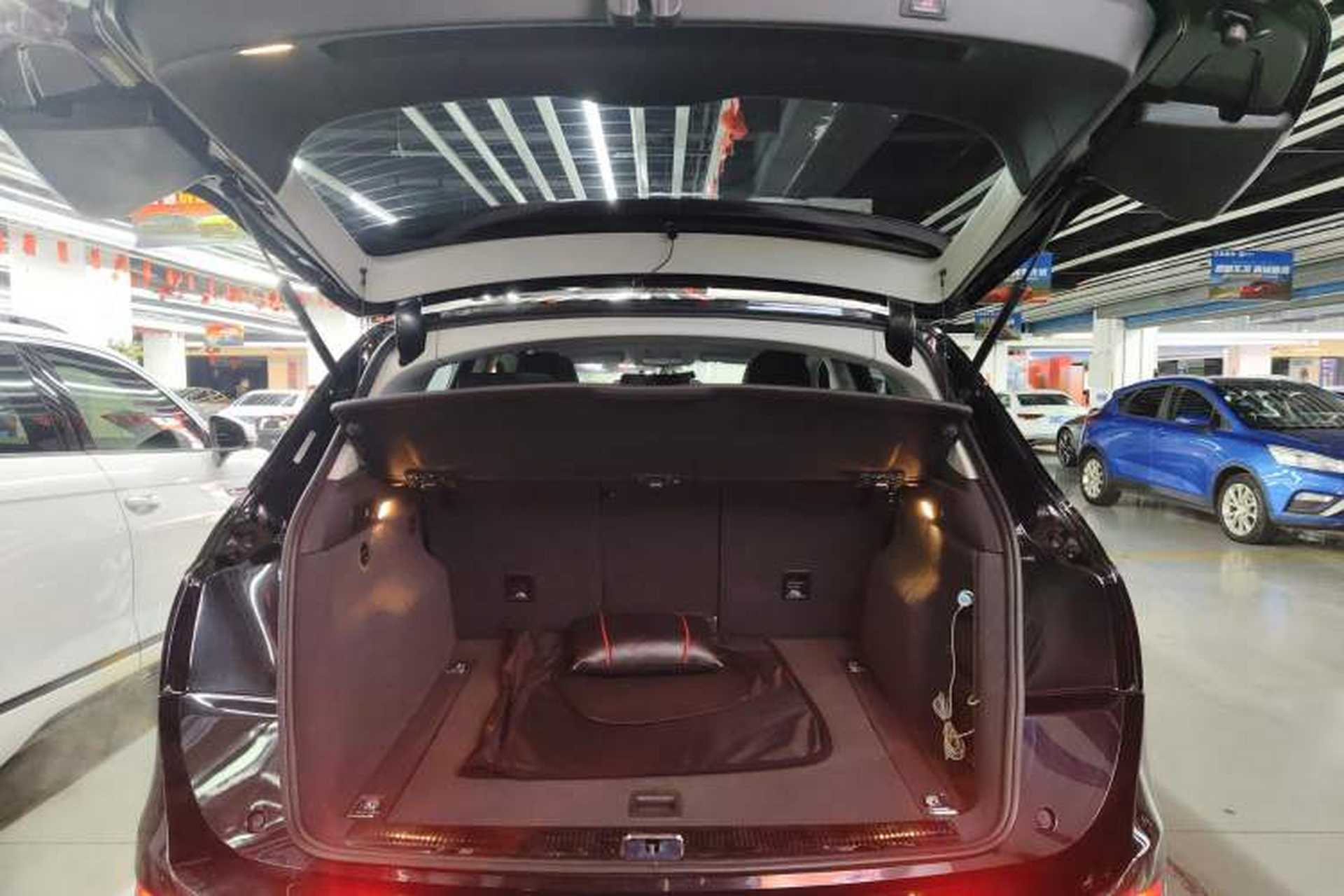 Used Audi Q5 2017 Plus 40 TFSI Ambition Model Trunk