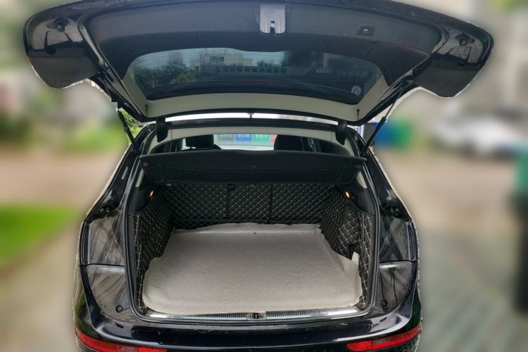 Used Audi Q5 2017 Plus 40 TFSI Comfort Model Trunk