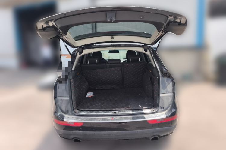Used Audi Q5 2017 40 TFSI Comfort Model Trunk
