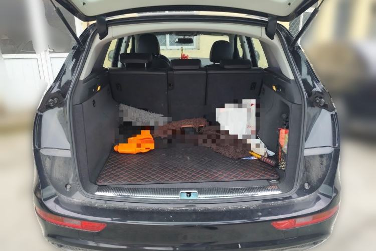 Used Audi Q5 2017 Plus 40 TFSI Ambition Model Trunk