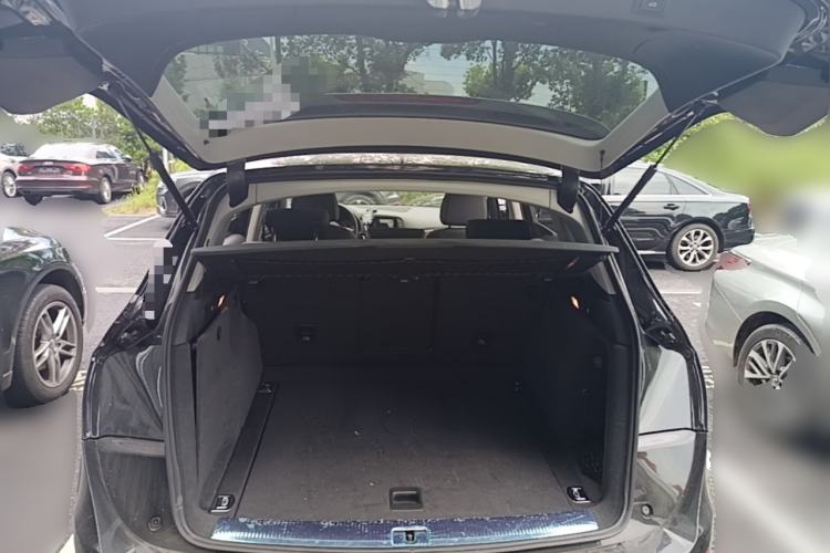Used Audi Q5 2017 40 TFSI Comfort Model Trunk