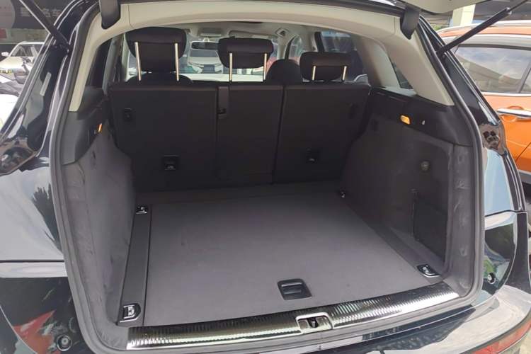 Used Audi Q5 2017 40 TFSI Ambition Edition Trunk