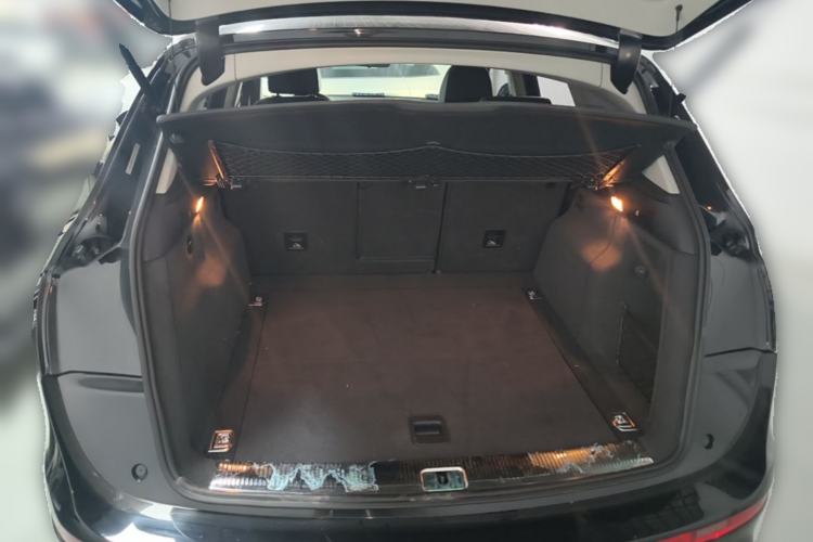 Used Audi Q5 2017 Plus 40 TFSI Ambition Model Trunk