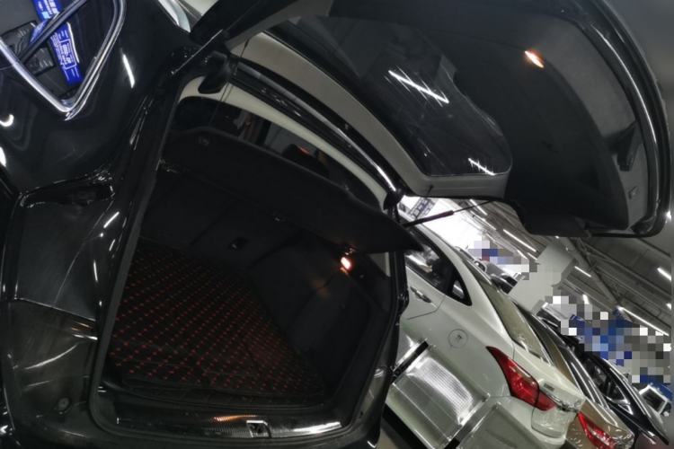 Used Audi Q5 2017 Plus 40 TFSI Ambition Model Trunk