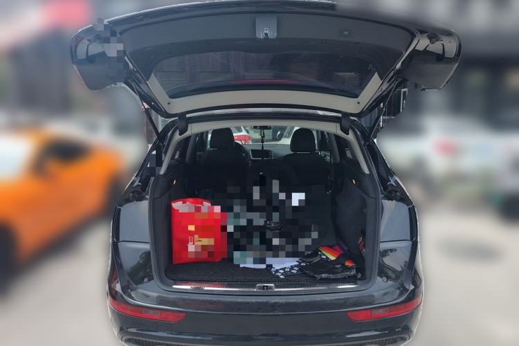 Used Audi Q5 2017 Plus 40 TFSI Ambition Model Trunk