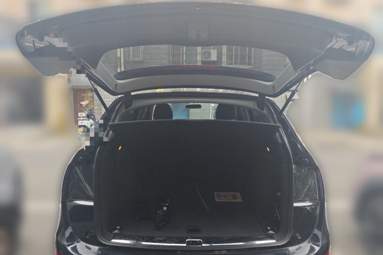 Used Audi Q5 2017 Plus 40 TFSI Ambition Model Trunk
