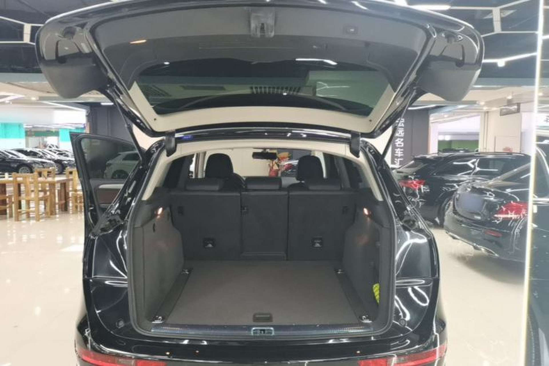 Used Audi Q5 2017 40 TFSI Ambition Edition Trunk