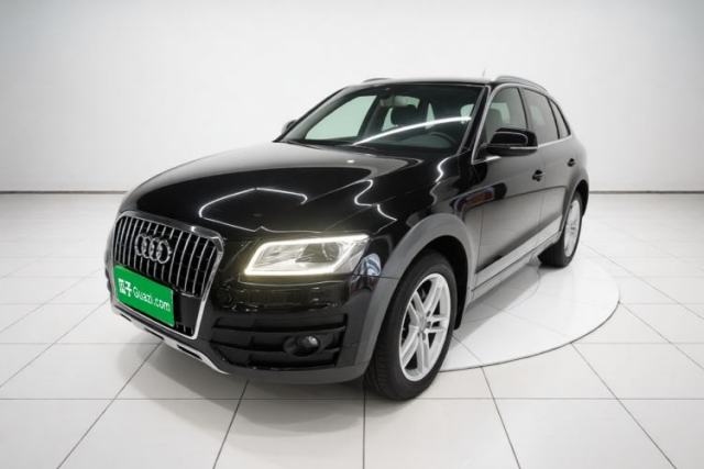 Audi Q5 2017 Plus 40 TFSI Technology Model مستعملة