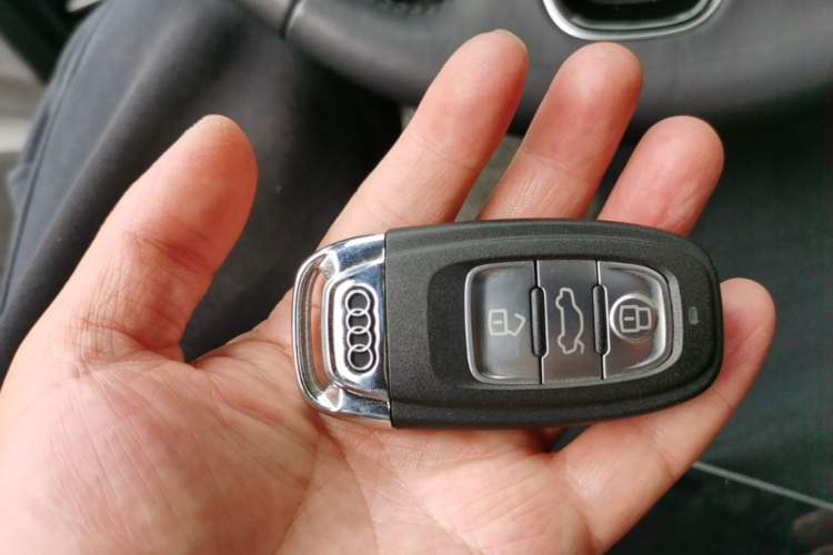 Used Audi Q5 2017 40 TFSI Technology Edition Vehicle Key
