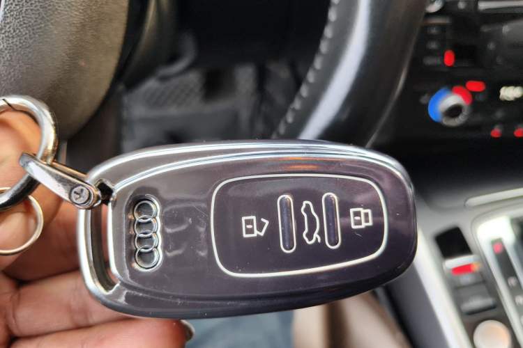 Used Audi Q5 2017 40 TFSI Technology Edition Vehicle Key