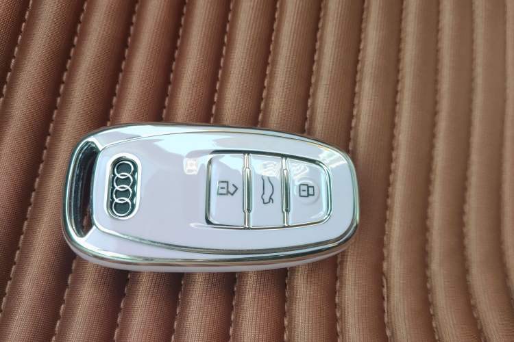 Used Audi Q5 2017 Plus 40 TFSI Technology Model Vehicle Key
