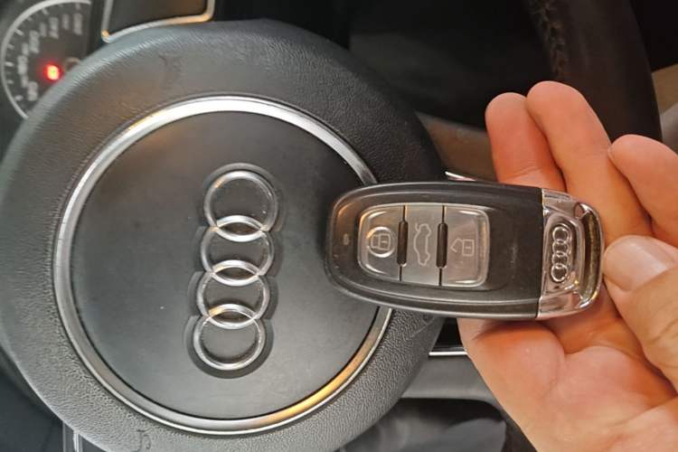 Used Audi Q5 2017 Plus 40 TFSI Ambition Model Vehicle Key