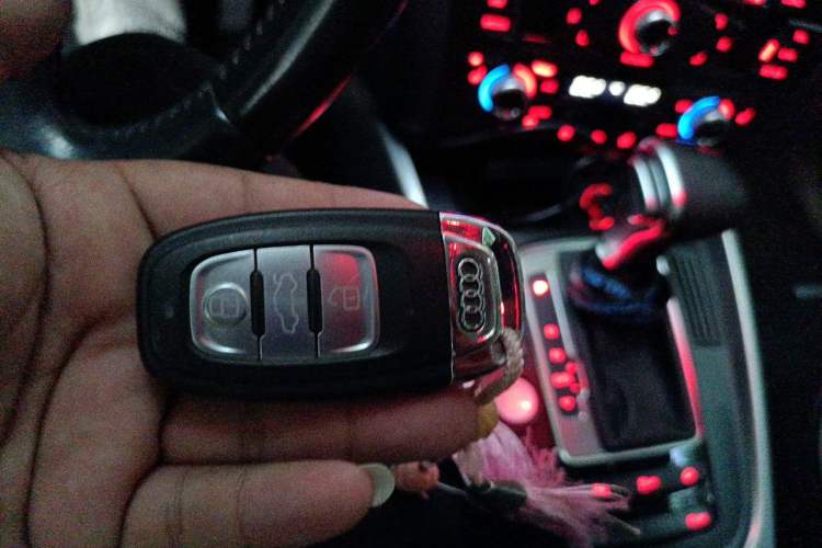 Used Audi Q5 2017 40 TFSI Technology Edition Vehicle Key