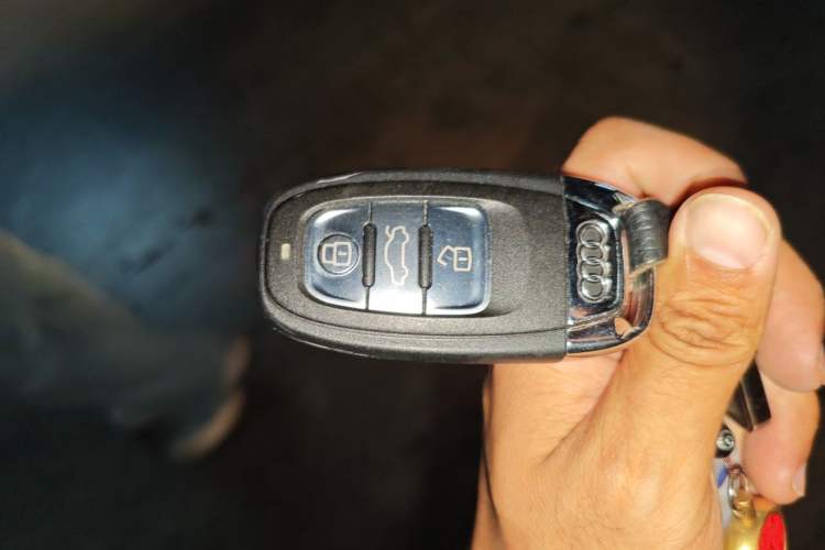 Used Audi Q5 2017 Plus 40 TFSI Technology Model Vehicle Key
