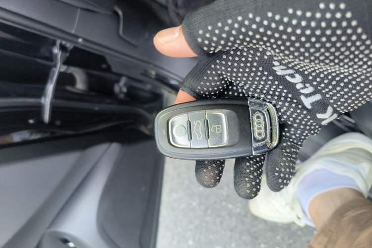Used Audi Q5 2017 Plus 40 TFSI Technology Model Vehicle Key