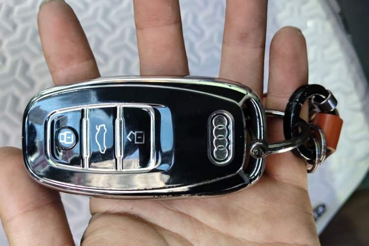 Used Audi Q5 2017 Plus 40 TFSI Technology Model Vehicle Key