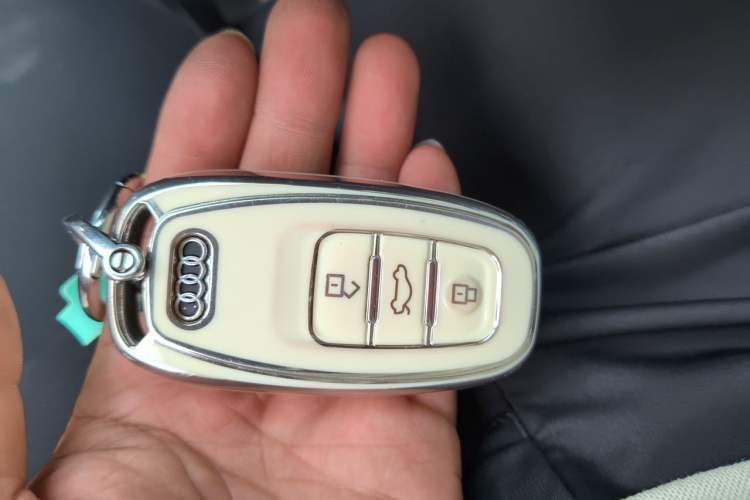 Used Audi Q5 2017 40 TFSI Technology Edition Vehicle Key