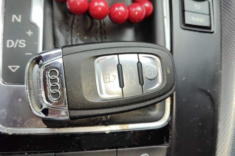 Used Audi Q5 2017 40 TFSI Technology Edition Vehicle Key