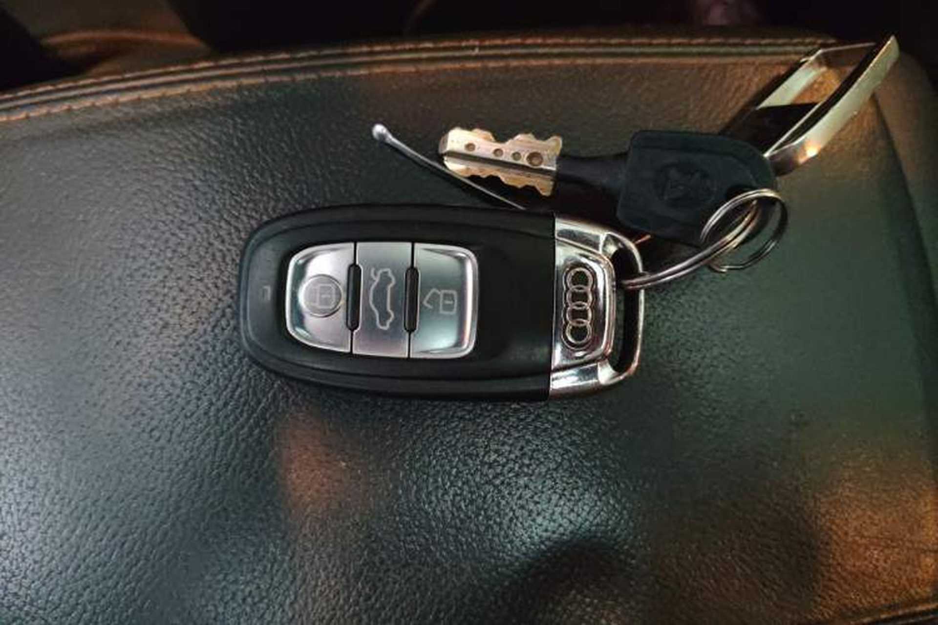 Used Audi Q5 2017 Plus 40 TFSI Ambition Model Vehicle Key