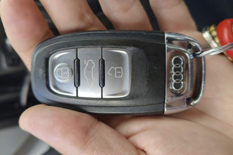 Used Audi Q5 2017 Plus 40 TFSI Ambition Model Vehicle Key