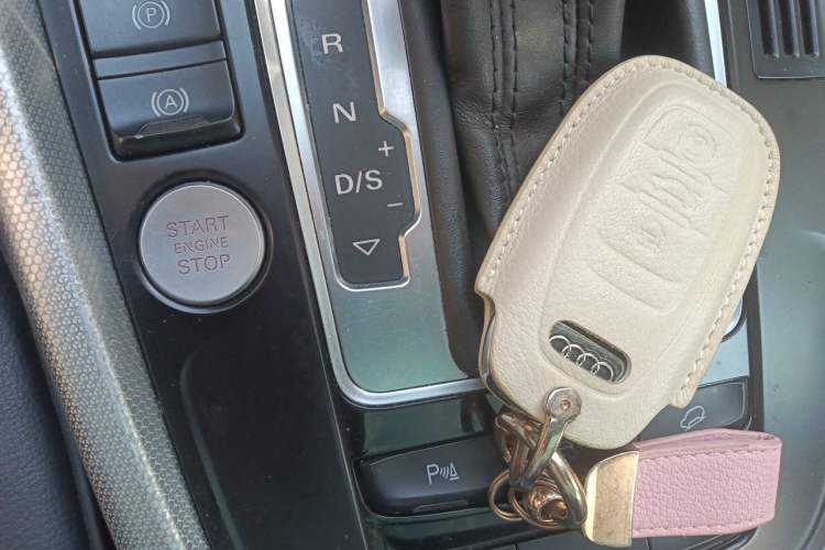 Used Audi Q5 2017 40 TFSI Technology Edition Vehicle Key